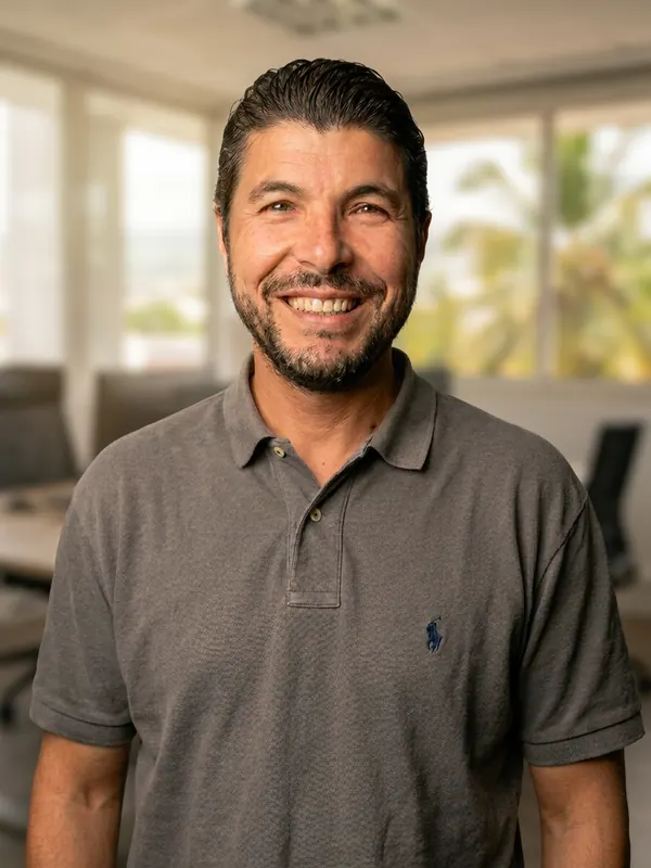 Samy Boubidi, Expert en crédit immobilier à l'agence de Saint-Paul